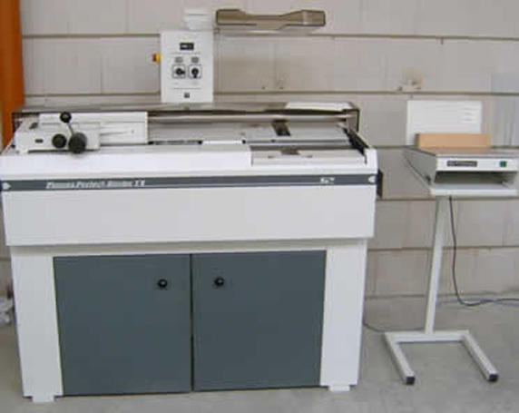 Planax Perfect Binder F II Cold Glue Binding Machine - Relieuse: photos 1 Planax Perfect Binder F II Cold Glue Binding Machine - Relieuse: photos 1