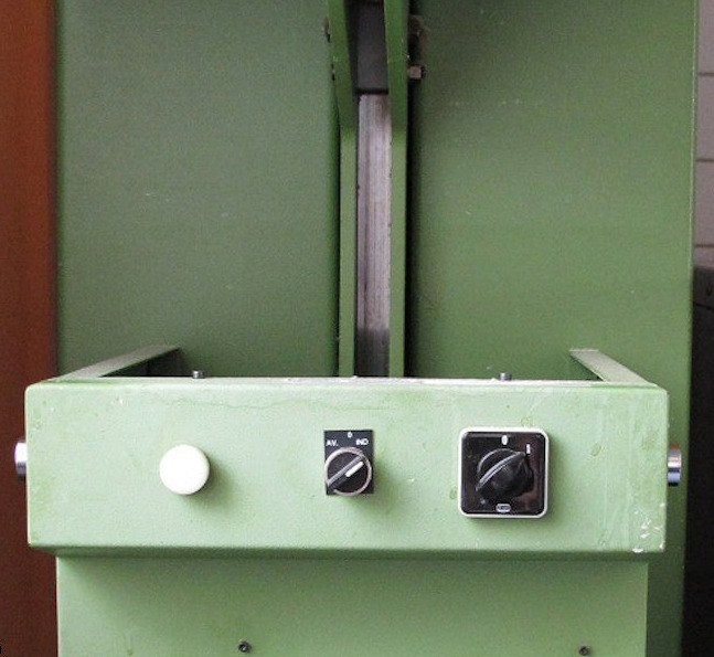 Zechini Gra-for Special 85 rolling semi-automatic book press - Relieuse: photos 2 Zechini Gra-for Special 85 rolling semi-automatic book press - Relieuse: photos 2