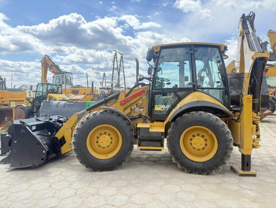 CAT 444F - Tractopelle: photos 1 CAT 444F - Tractopelle: photos 1