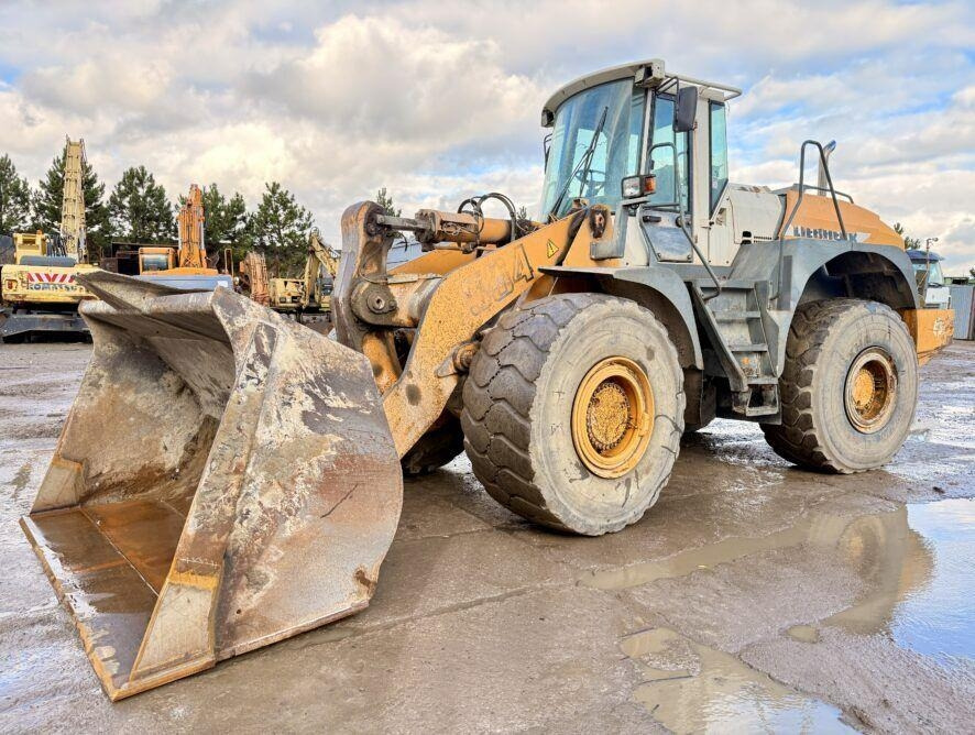 Liebherr L564 - Chargeuse sur pneus: photos 3 Liebherr L564 - Chargeuse sur pneus: photos 3