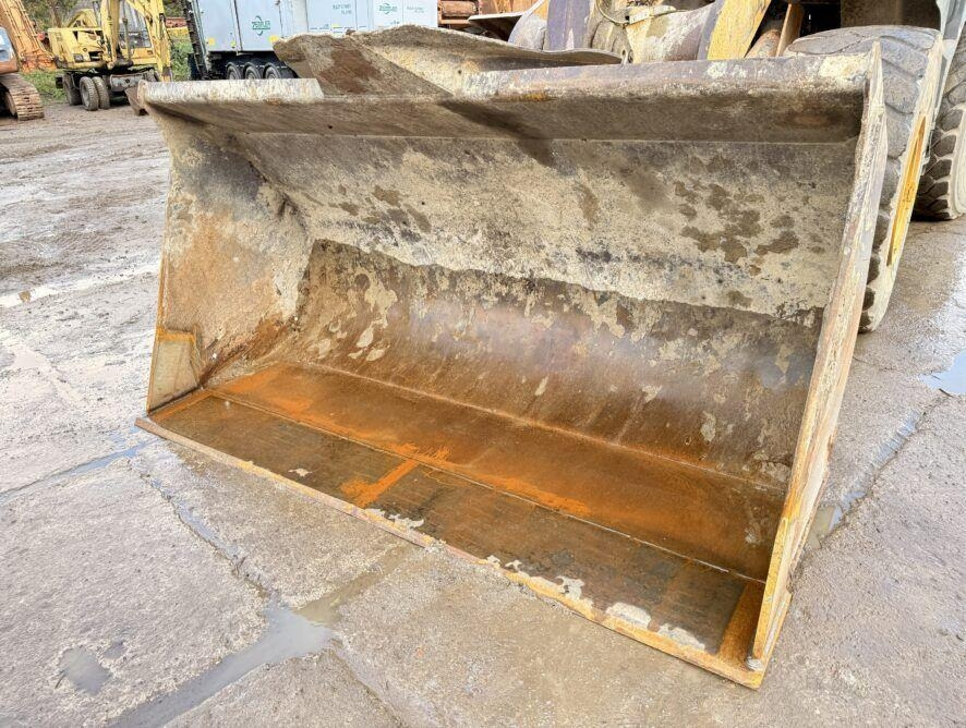 Liebherr L564 - Chargeuse sur pneus: photos 4 Liebherr L564 - Chargeuse sur pneus: photos 4