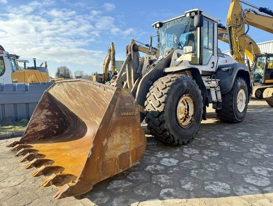 Volvo L120H - Chargeuse sur pneus: photos 1 Volvo L120H - Chargeuse sur pneus: photos 1