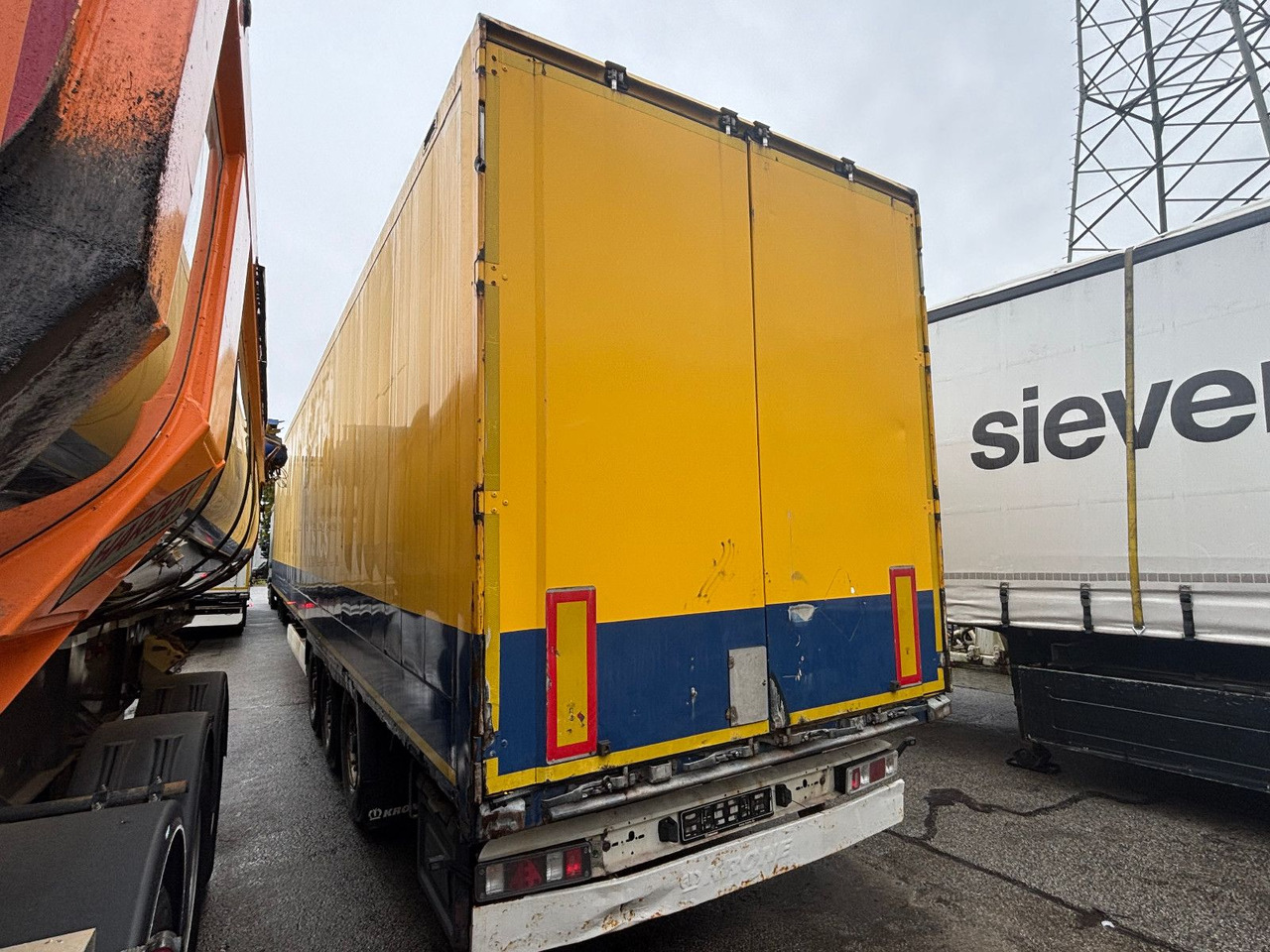 Krone SD Textilkoffer/Luft/Scheibe - Semi-remorque fourgon: photos 5 Krone SD Textilkoffer/Luft/Scheibe - Semi-remorque fourgon: photos 5