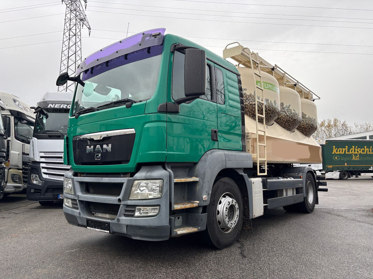 MAN TGS 18.440 Silo/Waage/Kompressor/40m Schlauch - Camion citerne: photos 3 MAN TGS 18.440 Silo/Waage/Kompressor/40m Schlauch - Camion citerne: photos 3