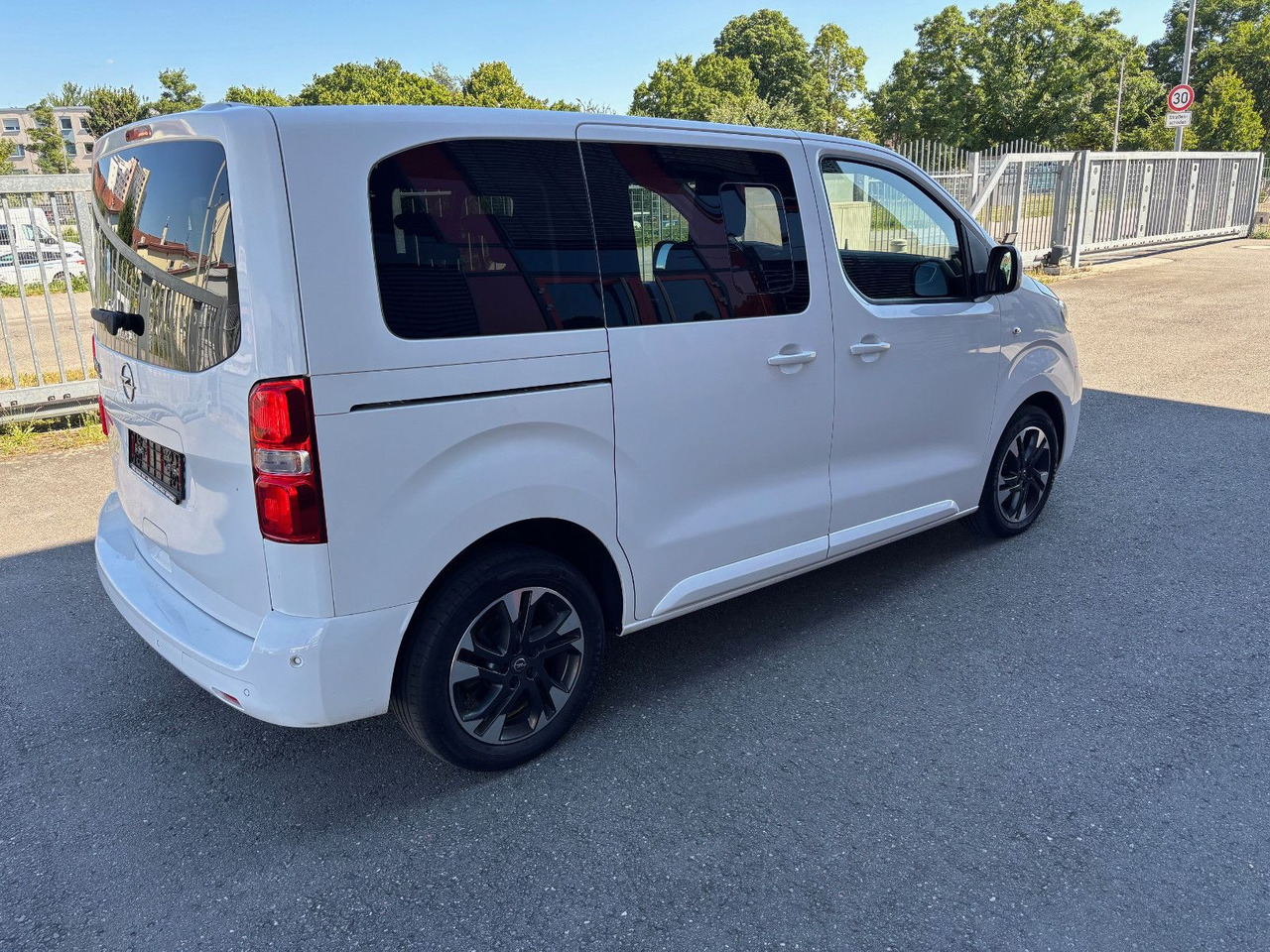 Opel Zafira Life Edition S - Transport de personnes: photos 5 Opel Zafira Life Edition S - Transport de personnes: photos 5