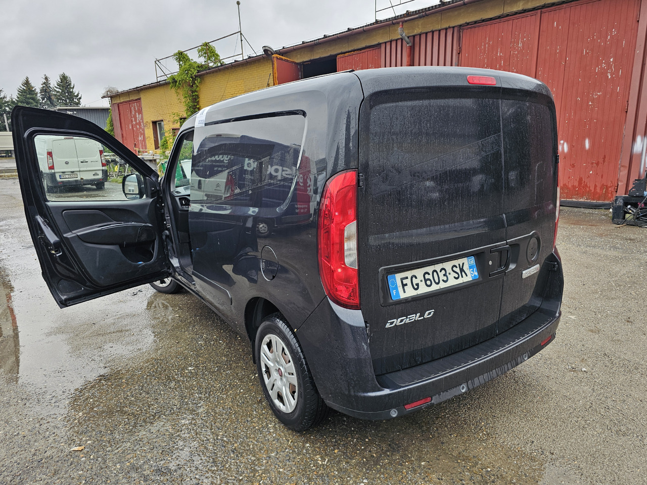 FIAT DOBLO CHLODNIA MROZNIA CARRIER KLIMA EURO6 - Utilitaire frigorifique: photos 4 FIAT DOBLO CHLODNIA MROZNIA CARRIER KLIMA EURO6 - Utilitaire frigorifique: photos 4