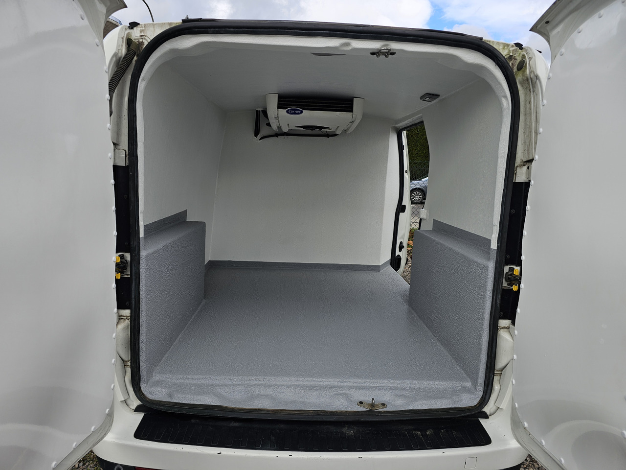 OPEL COMBO MAXI LONG CHLODNIA MROZNIA CARRIER KLIMA EURO6 - Utilitaire frigorifique: photos 1 OPEL COMBO MAXI LONG CHLODNIA MROZNIA CARRIER KLIMA EURO6 - Utilitaire frigorifique: photos 1