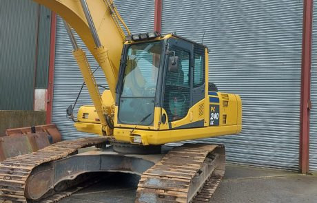 KOMATSU PC240LC-8 - Pelle sur chenille: photos 2 KOMATSU PC240LC-8 - Pelle sur chenille: photos 2