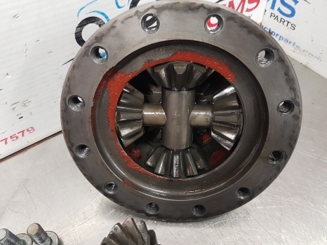 Claas Axos 340 Cx, Ceres, Ergos, Celtis 456 Differential 7700011976, 7701456605 - Différentiel pour Tracteur agricole: photos 5 Claas Axos 340 Cx, Ceres, Ergos, Celtis 456 Differential 7700011976, 7701456605 - Différentiel pour Tracteur agricole: photos 5