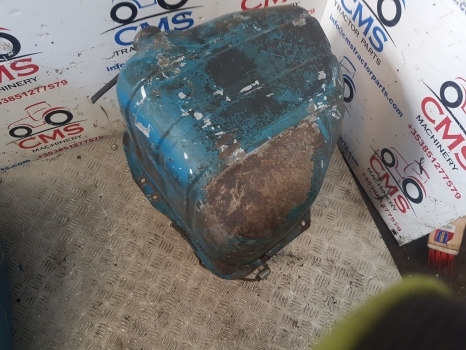 Ford 4000, 4600 Fuel Tank 83935630, E2nn9002ba, E3nn9002kb - Réservoir de carburant pour Tracteur agricole: photos 2 Ford 4000, 4600 Fuel Tank 83935630, E2nn9002ba, E3nn9002kb - Réservoir de carburant pour Tracteur agricole: photos 2