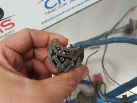 Câble/ Fil pour Tracteur agricole Ford 5610, Tw, 10, 600 Series Wiring Loom Heater Control D5nn18c346d: photos 8