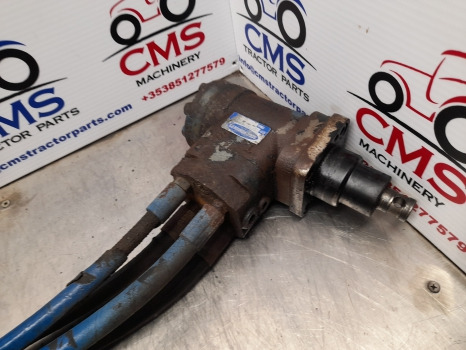 Ford 7610, 6610, 7710, 5610 Orbital Steering Unit Valve 86602557, F-763a244-aa - Commande de gouvernail: photos 2 Ford 7610, 6610, 7710, 5610 Orbital Steering Unit Valve 86602557, F-763a244-aa - Commande de gouvernail: photos 2