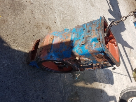Ford 7840, 8240, 40, Ts Series Rear Housing E9nn4024hd, E9nn4032hc, 81872943 - Essieu arrière pour Tracteur agricole: photos 4 Ford 7840, 8240, 40, Ts Series Rear Housing E9nn4024hd, E9nn4032hc, 81872943 - Essieu arrière pour Tracteur agricole: photos 4