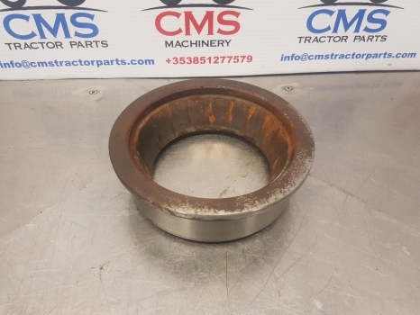 Ford 8630, 8730, 8530, Tw10, Tw15, Tw30 Bearing Sleeve C9nn4n026a, 81825643 - Essieu arrière pour Tracteur agricole: photos 2 Ford 8630, 8730, 8530, Tw10, Tw15, Tw30 Bearing Sleeve C9nn4n026a, 81825643 - Essieu arrière pour Tracteur agricole: photos 2