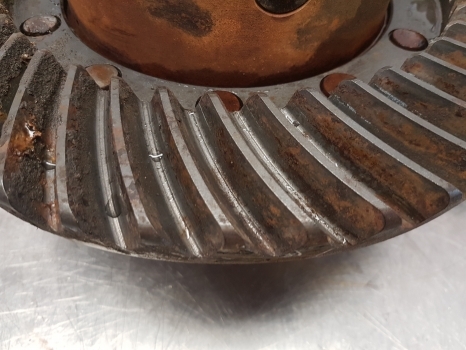 Ford New Holland 7840, Ts, 40, Bevel Gear And Differential 81866326, F0nn4209ca - Différentiel pour Machine agricole: photos 2 Ford New Holland 7840, Ts, 40, Bevel Gear And Differential 81866326, F0nn4209ca - Différentiel pour Machine agricole: photos 2