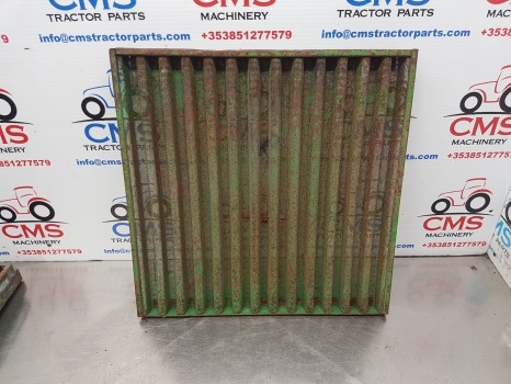 John Deere 1830, 2030, 2130, 2440, 2640 Side Grille, Grill Panel Ar72950 - Calandre: photos 1 John Deere 1830, 2030, 2130, 2440, 2640 Side Grille, Grill Panel Ar72950 - Calandre: photos 1
