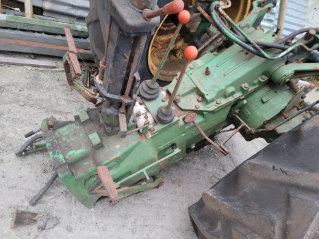 John Deere 2130 Transmission Gearbox For Parts Complete Backend Pto, Differential, Bevel Gear - Boîte de vitesse: photos 2 John Deere 2130 Transmission Gearbox For Parts Complete Backend Pto, Differential, Bevel Gear - Boîte de vitesse: photos 2