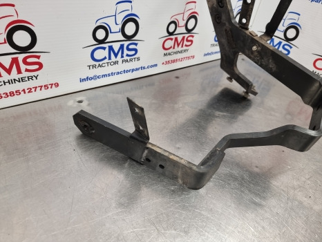 John Deere 6145r, 6r Series, Fuse Box Bracket, Foot Step Bracket Al226175 - Relais: photos 3 John Deere 6145r, 6r Series, Fuse Box Bracket, Foot Step Bracket Al226175 - Relais: photos 3