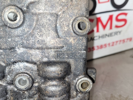 John Deere 6230, 6r, 6m Transmission Gearbox Housing R238636, L229509 - Boîte de vitesse: photos 2 John Deere 6230, 6r, 6m Transmission Gearbox Housing R238636, L229509 - Boîte de vitesse: photos 2