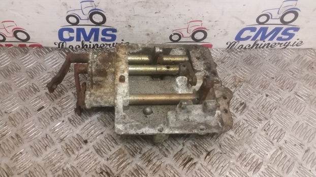 John Deere 6400, 6300, 6510, 6610, Se6210 Shift Gearbox Cover L76182, L101207 - Boîte de vitesse et pièces pour Tracteur agricole: photos 4 John Deere 6400, 6300, 6510, 6610, Se6210 Shift Gearbox Cover L76182, L101207 - Boîte de vitesse et pièces pour Tracteur agricole: photos 4