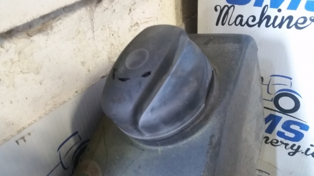 Landini Mythos Series 115 Fuel Tank 3647933m94, 3647310m91, 3652135m91 - Réservoir de carburant pour Tracteur agricole: photos 4 Landini Mythos Series 115 Fuel Tank 3647933m94, 3647310m91, 3652135m91 - Réservoir de carburant pour Tracteur agricole: photos 4