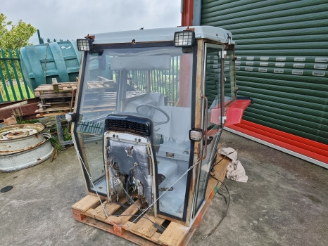 Massey Ferguson 375, 390, 398, 399, 365 Cab Complete No 47 3477585m91 - Cabine: photos 4 Massey Ferguson 375, 390, 398, 399, 365 Cab Complete No 47 3477585m91 - Cabine: photos 4