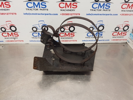 Massey Ferguson 5612, 5611, 5613, Air Filter Support Assy 4382578m1, 4382869m5 - Système d'admission d'air: photos 1 Massey Ferguson 5612, 5611, 5613, Air Filter Support Assy 4382578m1, 4382869m5 - Système d'admission d'air: photos 1