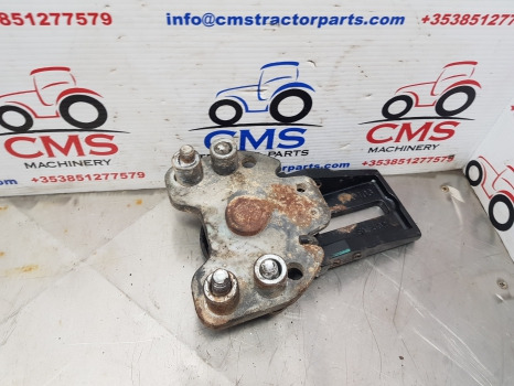 Aile Massey Ferguson 5612, 5712, 5450 Mudguard Hub Bracket Assy Rhs 3909419m91: photos 7