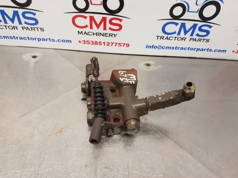Massey Ferguson 675, 399, 372n, 375, 4225, 4255 Hydraulic Valve Assy 1679099m95 - Valve hydraulique pour Tracteur agricole: photos 2 Massey Ferguson 675, 399, 372n, 375, 4225, 4255 Hydraulic Valve Assy 1679099m95 - Valve hydraulique pour Tracteur agricole: photos 2