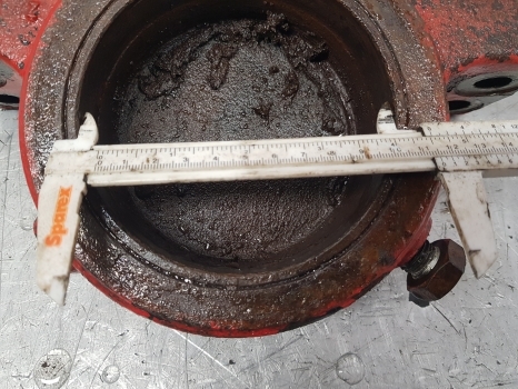 Mccormick Case Mxc, Mc Mc100 Front Axle Support Bracket Front 138532, 337257a1 - Suspension pour Tracteur agricole: photos 4 Mccormick Case Mxc, Mc Mc100 Front Axle Support Bracket Front 138532, 337257a1 - Suspension pour Tracteur agricole: photos 4