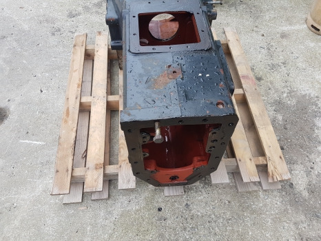 New Holland Case Mxm, Tm, Tm130 Transmission Housing 5188850, 47125544, 51888509 - Boîte de vitesse: photos 4 New Holland Case Mxm, Tm, Tm130 Transmission Housing 5188850, 47125544, 51888509 - Boîte de vitesse: photos 4