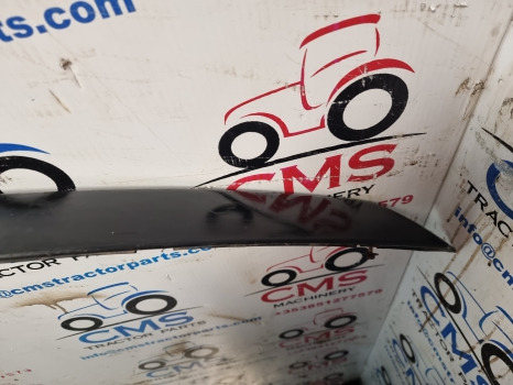 New Holland Case T6000, T7000, T6, T7, Puma Cab Mudguard Extension Lh 82038240 - Aile: photos 2 New Holland Case T6000, T7000, T6, T7, Puma Cab Mudguard Extension Lh 82038240 - Aile: photos 2