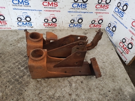 New Holland Case T7, Puma T7.225 Cab Suspension Bracket Support Lhs Rhs 84353071 - Suspension de cabine pour Tracteur agricole: photos 1 New Holland Case T7, Puma T7.225 Cab Suspension Bracket Support Lhs Rhs 84353071 - Suspension de cabine pour Tracteur agricole: photos 1