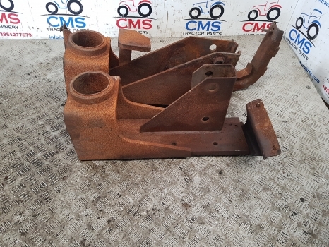 New Holland Case T7, Puma T7.225 Cab Suspension Bracket Support Lhs Rhs 84353071 - Suspension de cabine pour Tracteur agricole: photos 5 New Holland Case T7, Puma T7.225 Cab Suspension Bracket Support Lhs Rhs 84353071 - Suspension de cabine pour Tracteur agricole: photos 5