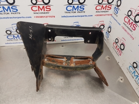 New Holland T5.95, T5.105, T5.115 Foot Step, Ladder 84604572 - Marchepied pour Machine agricole: photos 1 New Holland T5.95, T5.105, T5.115 Foot Step, Ladder 84604572 - Marchepied pour Machine agricole: photos 1