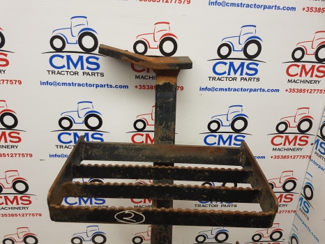 New Holland Ts, 40 Series, 6640, 7840 Foot Step Lhs 82007896, 81872888, 82840363 - Marchepied pour Machine agricole: photos 2 New Holland Ts, 40 Series, 6640, 7840 Foot Step Lhs 82007896, 81872888, 82840363 - Marchepied pour Machine agricole: photos 2