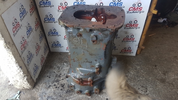 New Holland Ts Series Transmission Gearbox Housing 82006985, 82012331. - Boîte de vitesse pour Tracteur agricole: photos 1 New Holland Ts Series Transmission Gearbox Housing 82006985, 82012331. - Boîte de vitesse pour Tracteur agricole: photos 1