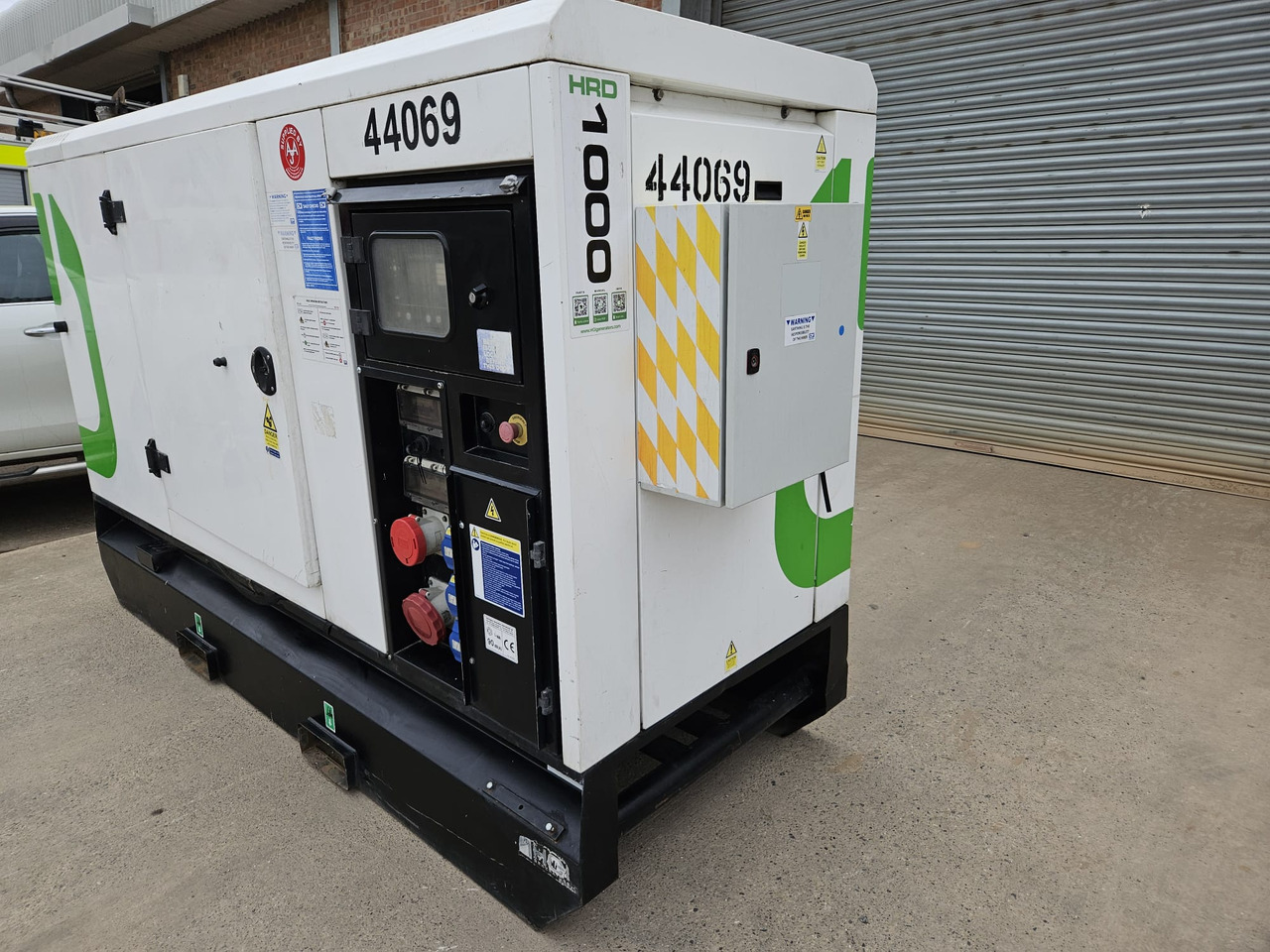 HGI 100KVA PERKINS GENERATOR DIESEL SILENT RENTAL SPECIFICATION HGI 100KVA PERKINS GENERATOR DIESEL SILENT RENTAL SPECIFICATION - Groupe électrogène: photos 1 HGI 100KVA PERKINS GENERATOR DIESEL SILENT RENTAL SPECIFICATION HGI 100KVA PERKINS GENERATOR DIESEL SILENT RENTAL SPECIFICATION - Groupe électrogène: photos 1