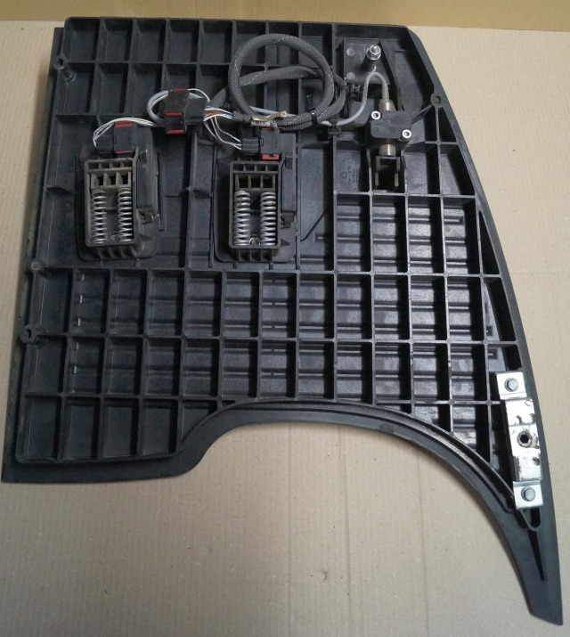 Jungheinrich 51189782 | Vloerplaat Floorplate ETV from Year 2011 Driving pedal 5 Vloerplaat Floorplate ETV from Year 2011 Driving pedal 51443197 Brake pedal 51198398 Kill switch 51188550 kabel 51178968 - Frame/ Châssis pour Matériel de manutention: photos 2 Jungheinrich 51189782 | Vloerplaat Floorplate ETV from Year 2011 Driving pedal 5 Vloerplaat Floorplate ETV from Year 2011 Driving pedal 51443197 Brake pedal 51198398 Kill switch 51188550 kabel 51178968 - Frame/ Châssis pour Matériel de manutention: photos 2