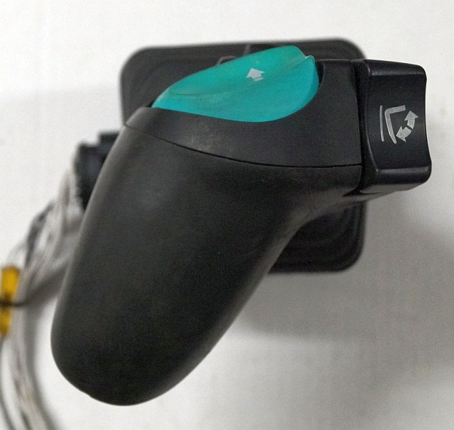 Jungheinrich 51585597 | Joystick Multipilot SN P5300006957H S180100361423 Q630 - Système électrique pour Matériel de manutention: photos 5 Jungheinrich 51585597 | Joystick Multipilot SN P5300006957H S180100361423 Q630 - Système électrique pour Matériel de manutention: photos 5