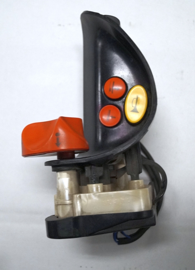 Système électrique pour Matériel de manutention Linde 1443605100 | Rijschakelaar Control handle  Control module Rijschakelaar Control handle  Control module: photos 1