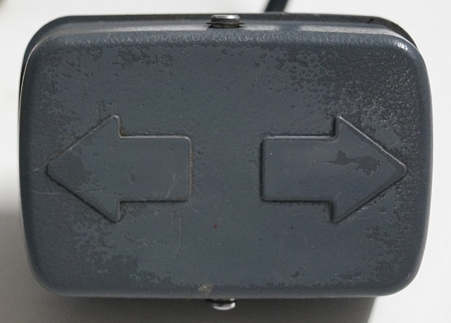Toyota/BT 33510-12400-71 | Directional switch from 6FBRE12 yea 1998 - Système électrique pour Matériel de manutention: photos 1 Toyota/BT 33510-12400-71 | Directional switch from 6FBRE12 yea 1998 - Système électrique pour Matériel de manutention: photos 1