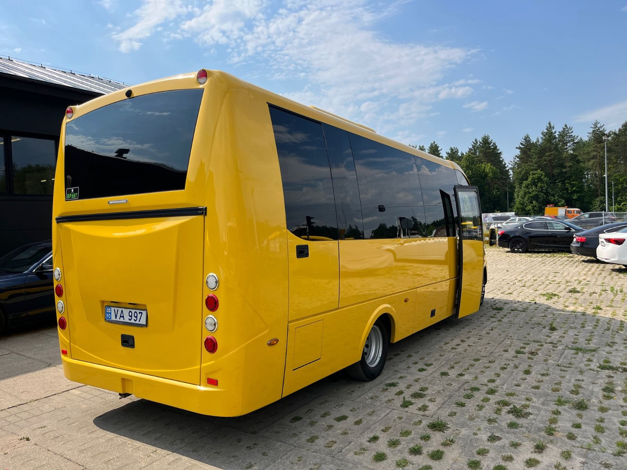 Iveco Rosero First / 24+1+1 / Telma/ EURO6 - Autocar: photos 3 Iveco Rosero First / 24+1+1 / Telma/ EURO6 - Autocar: photos 3