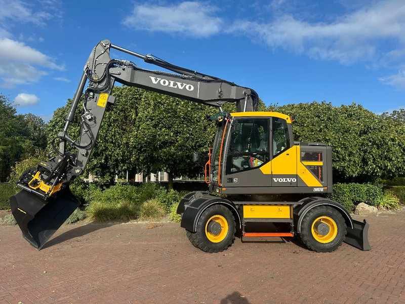 Volvo EWR170 E - Engcon EC319 DC3 - UNUSED - Pelle sur pneus: photos 1 Volvo EWR170 E - Engcon EC319 DC3 - UNUSED - Pelle sur pneus: photos 1