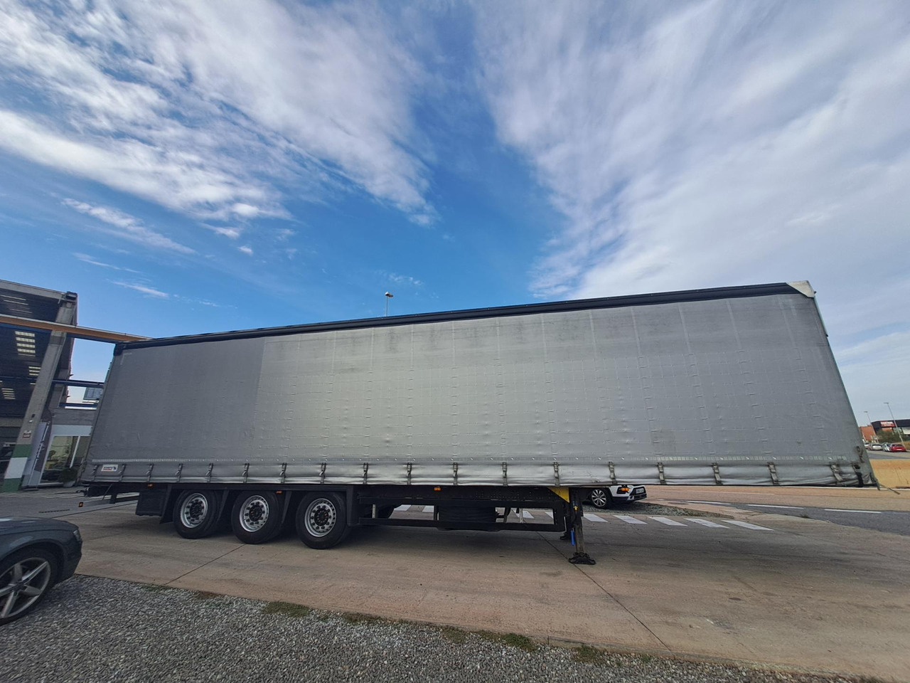Schmitz Cargobull SCS24/L Varios - Semi-remorque rideaux coulissants: photos 4 Schmitz Cargobull SCS24/L Varios - Semi-remorque rideaux coulissants: photos 4