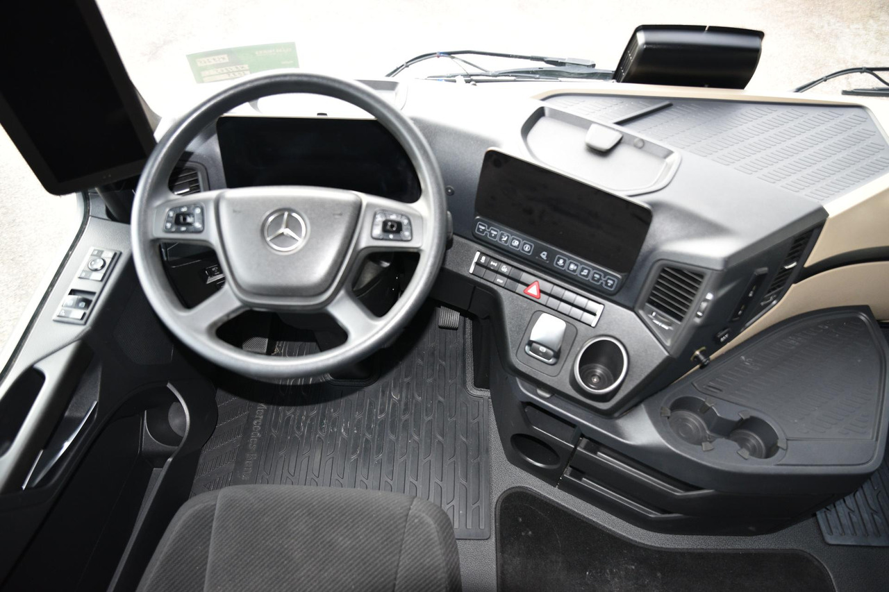 Tracteur routier Mercedes-Benz Actros 5 1845 BigSpace: photos 12