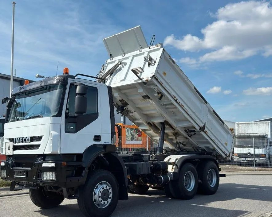 Iveco AD260T45W 6x6 | Meiller | Wywrotka trójstronna | Niemiecki pojazd | 451 KM | Euro 5|Stały zaczep holowniczy - Camion benne: photos 4 Iveco AD260T45W 6x6 | Meiller | Wywrotka trójstronna | Niemiecki pojazd | 451 KM | Euro 5|Stały zaczep holowniczy - Camion benne: photos 4