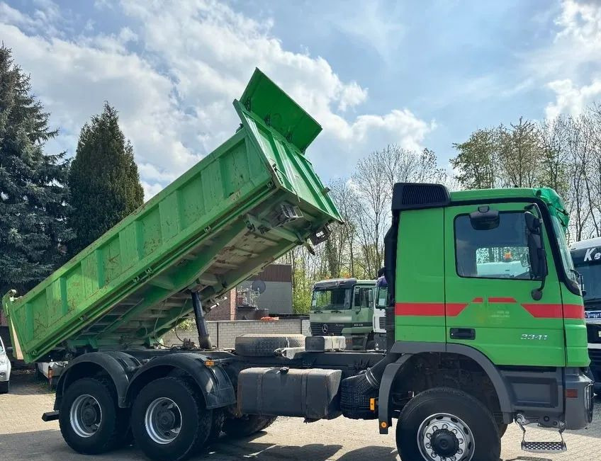 Mercedes-Benz ACTROS MPII 3341/6X6/WYWROTKA TRÓJSTRONNA /KIPPER ALLRAD/ BORDMATIK/ EURO 3 - Camion benne: photos 2 Mercedes-Benz ACTROS MPII 3341/6X6/WYWROTKA TRÓJSTRONNA /KIPPER ALLRAD/ BORDMATIK/ EURO 3 - Camion benne: photos 2