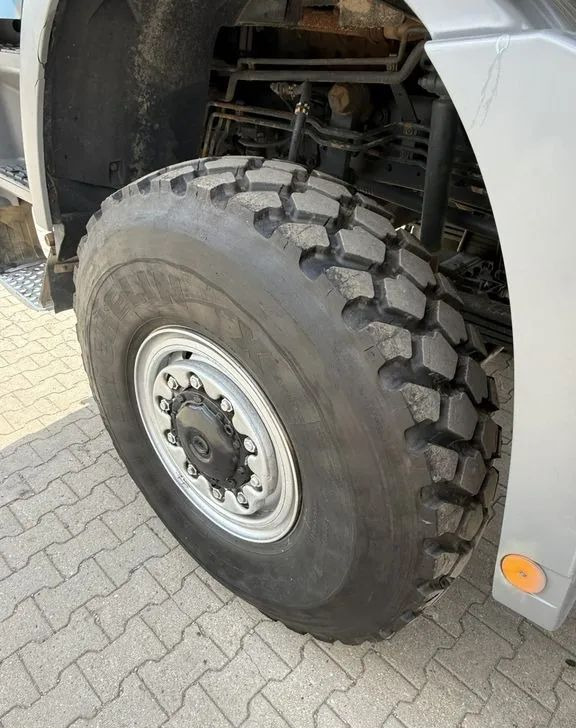 Mercedes-Benz Actros 4141AK 8x8 | Wywrotka Meiller | TELLIGENT z sprzęgłem system stabilizacji jazdy | Euro 5 - Camion benne: photos 3 Mercedes-Benz Actros 4141AK 8x8 | Wywrotka Meiller | TELLIGENT z sprzęgłem system stabilizacji jazdy | Euro 5 - Camion benne: photos 3