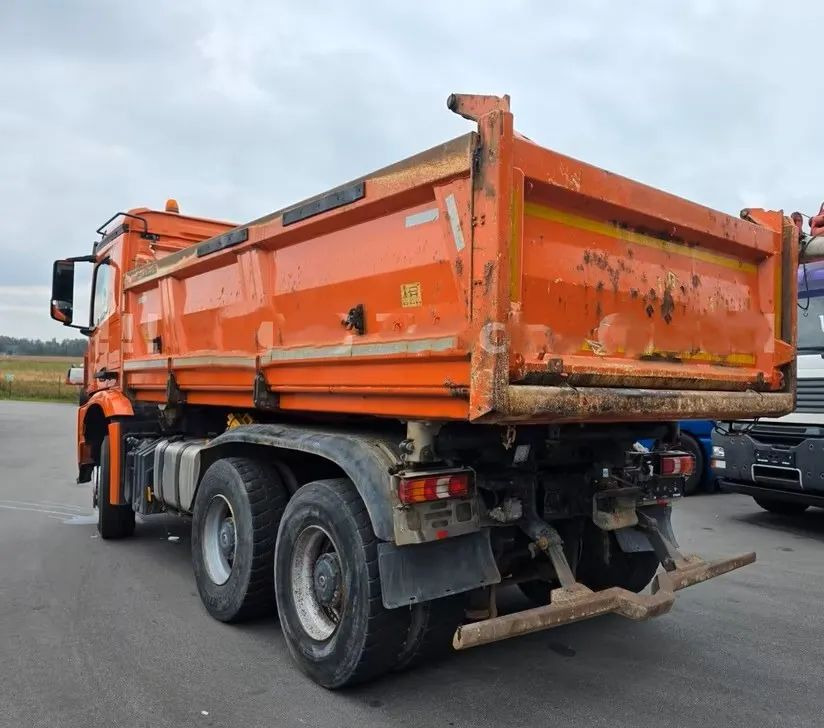 Mercedes-Benz Arocs 2645 6x4 – Wywrotka Meiller 3- stronny/ Manual / Retarder / BORDMATIK / Blatt/Blatt - Camion benne: photos 2 Mercedes-Benz Arocs 2645 6x4 – Wywrotka Meiller 3- stronny/ Manual / Retarder / BORDMATIK / Blatt/Blatt - Camion benne: photos 2